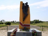 Братская могила активистов  Мясоедовского комсомольско-молодежного подполья 